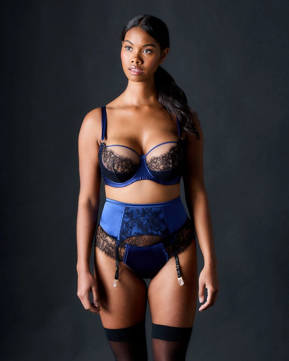 Dusk Leavers Lace Suspender Belt