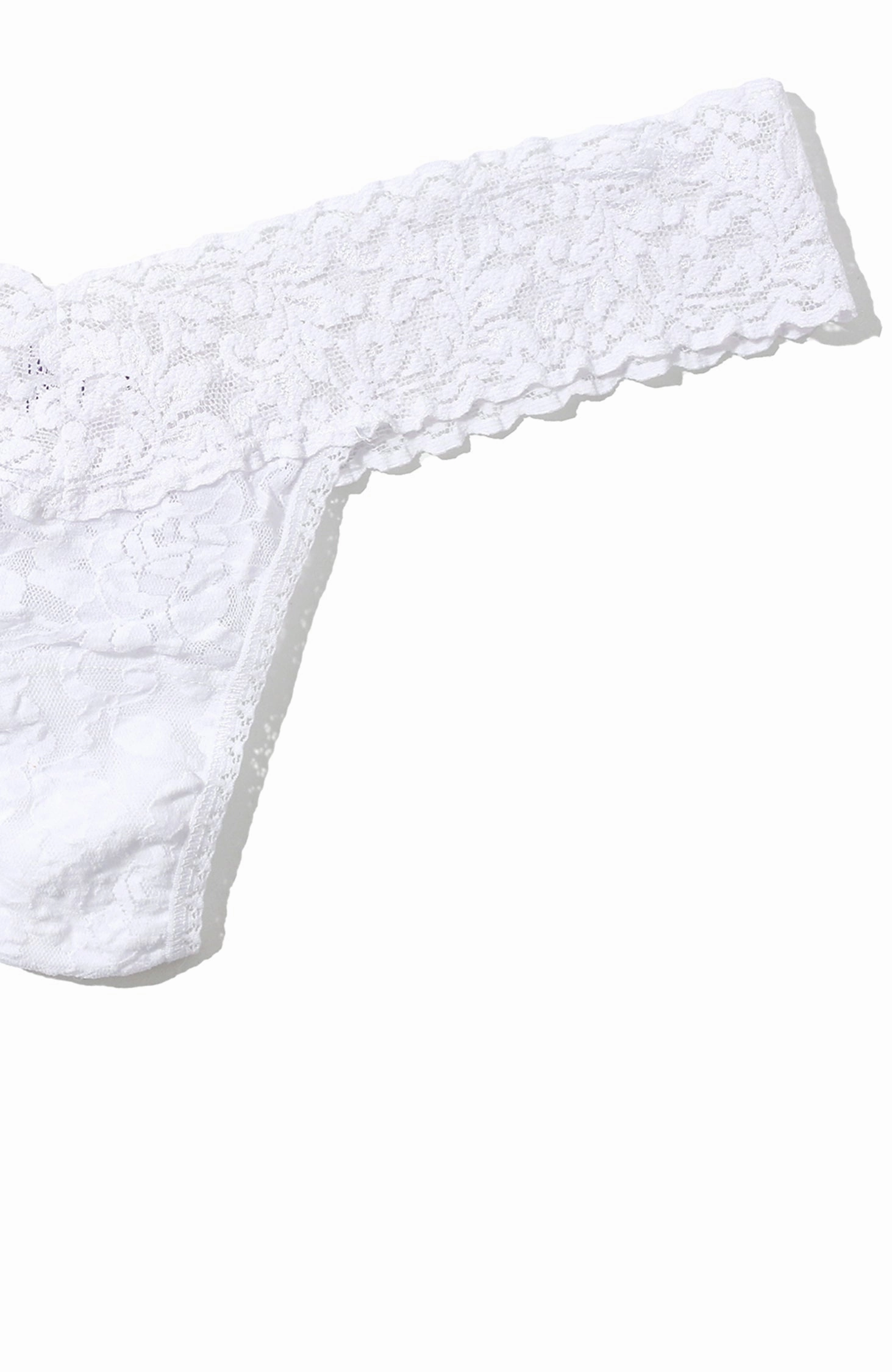 Signature Lace Low Rise Thong 3 Pack